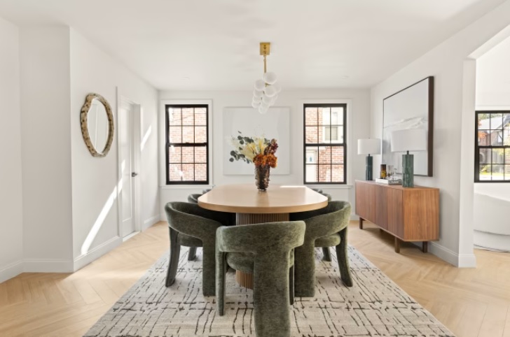 Ξανά προς πώληση το πατρικό σπίτι του Τραμπ στη Ν. Υόρκη